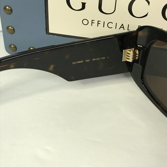 New - Guc­ci GG1080S Sun­glass­es worn by Paige DeS­or­bo as seen in Sum­mer H… - Picture 9 of 11